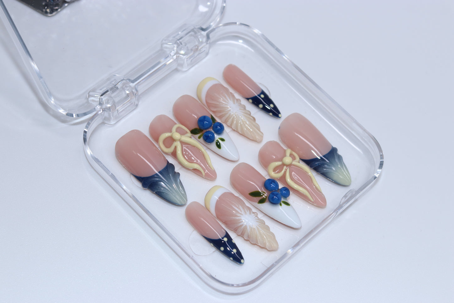 Blueberry milk - Press On Nails