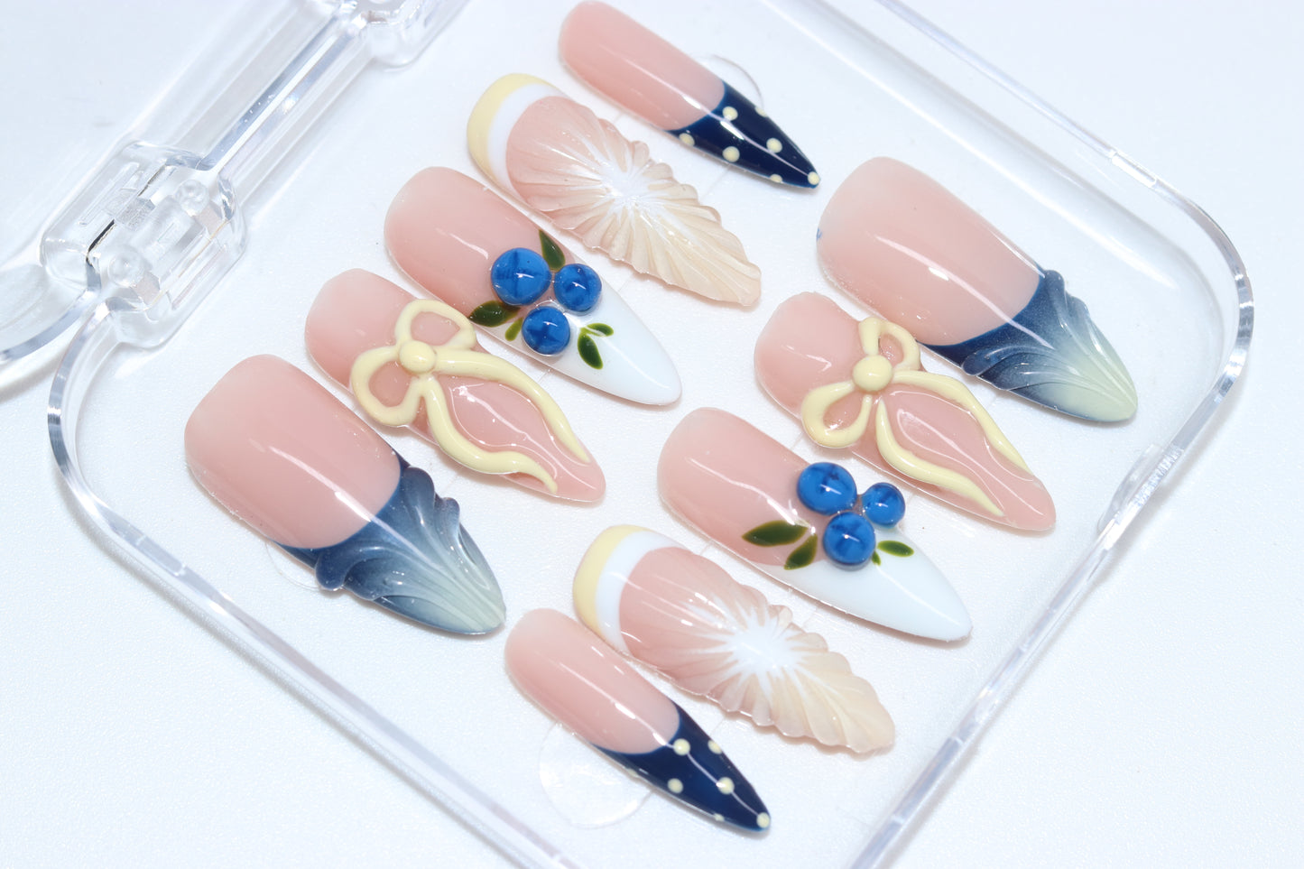 Blueberry milk - Press On Nails