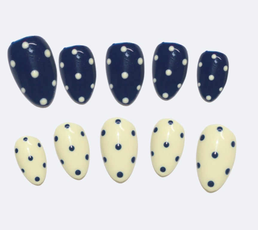 Polka dots - Press On Nails